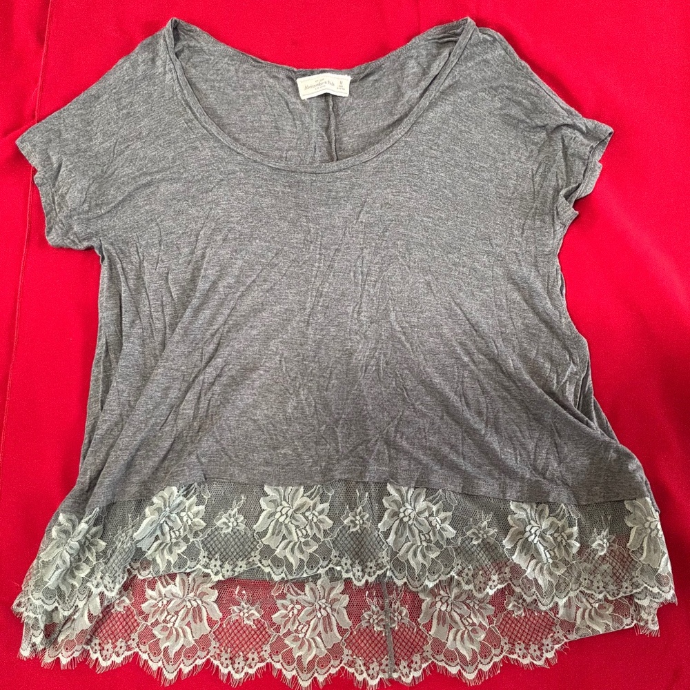 Abercrombie & Fitch lace hem T